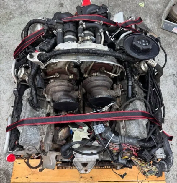 BMW-E71-X6M-S63-Engine-2010-2.webp BMW E71 X6M S63 Engine 2010